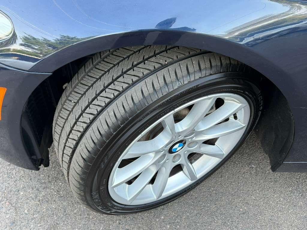 BMW 5-Series 535xi 2011