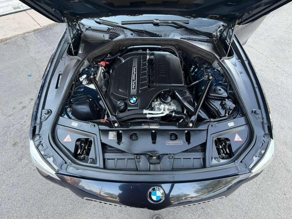 BMW 5-Series 535xi 2011