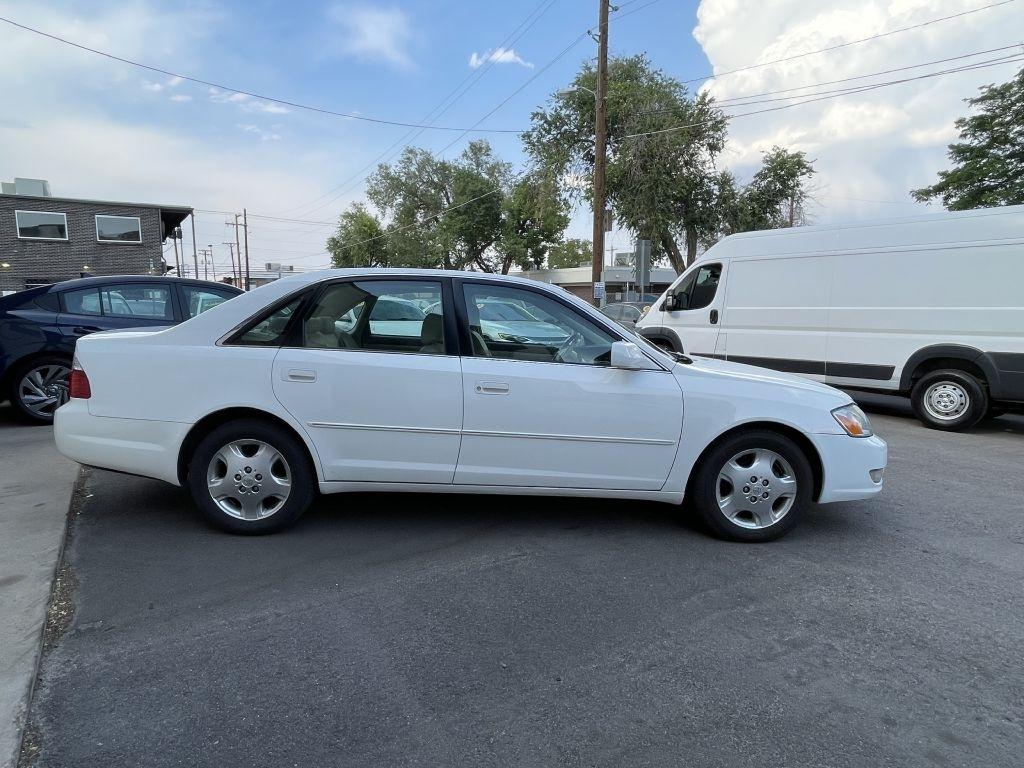 Toyota Avalon XL 2004