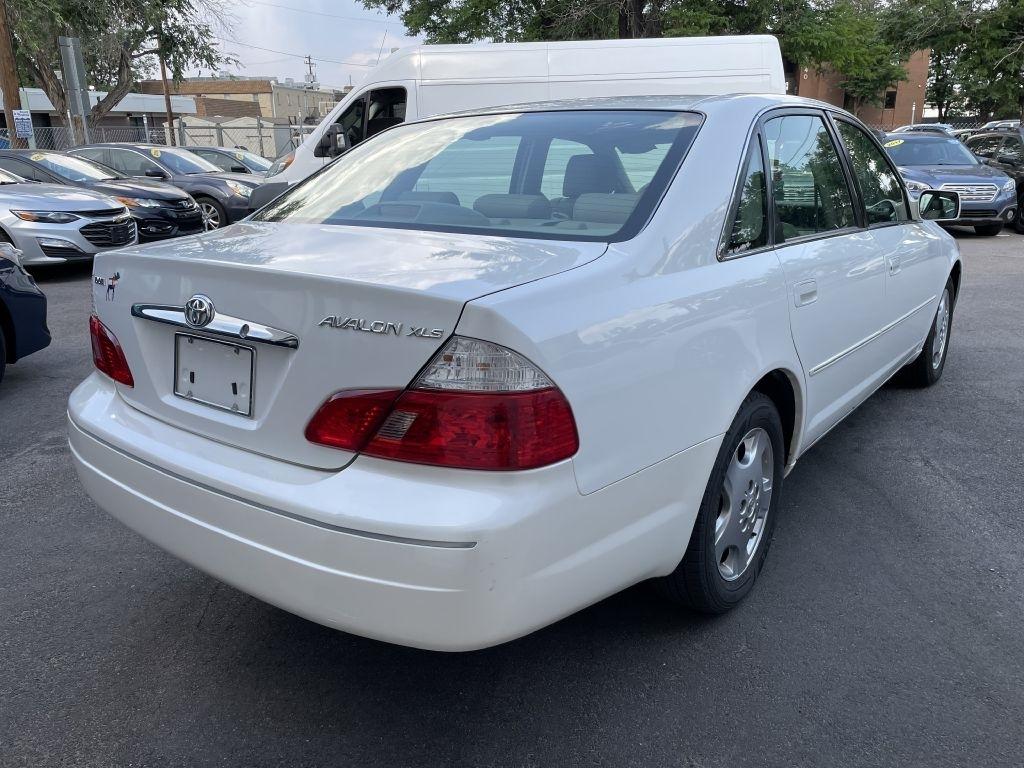 Toyota Avalon XL 2004