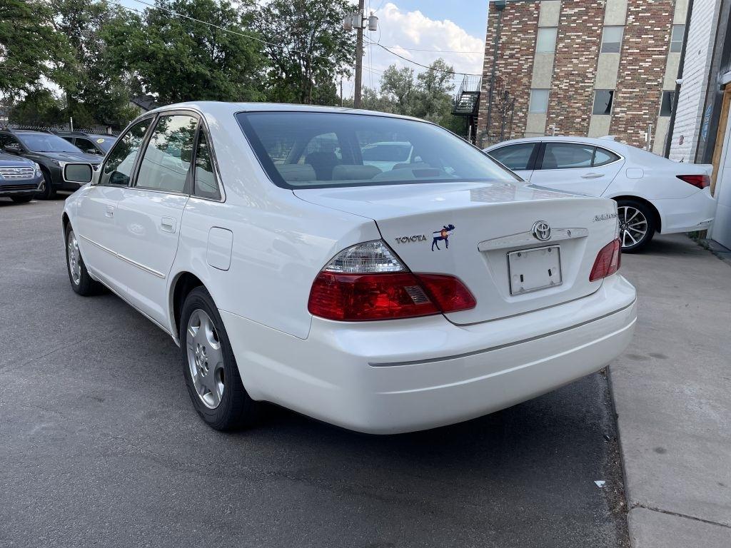 Toyota Avalon XL 2004