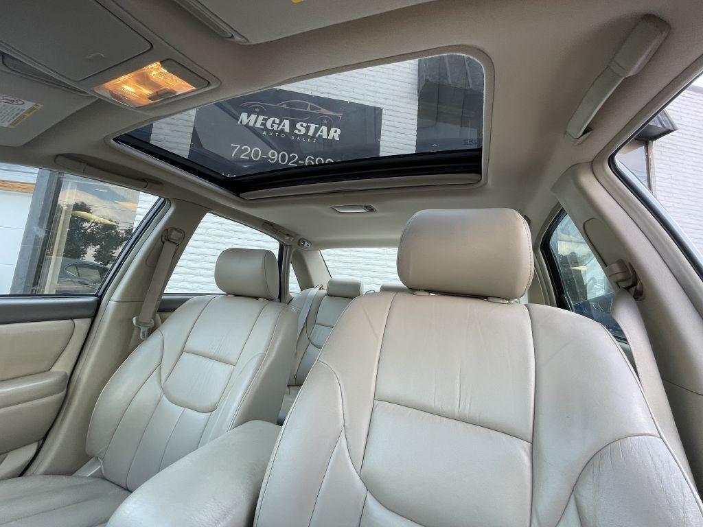 Toyota Avalon XL 2004