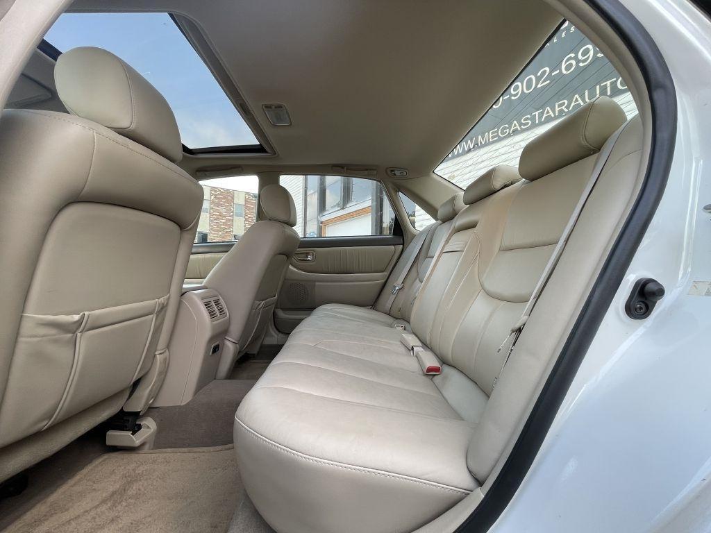 Toyota Avalon XL 2004