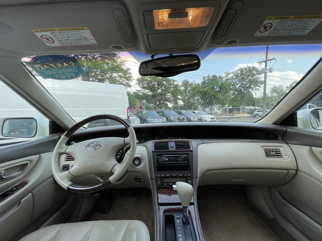 Toyota Avalon XL 2004