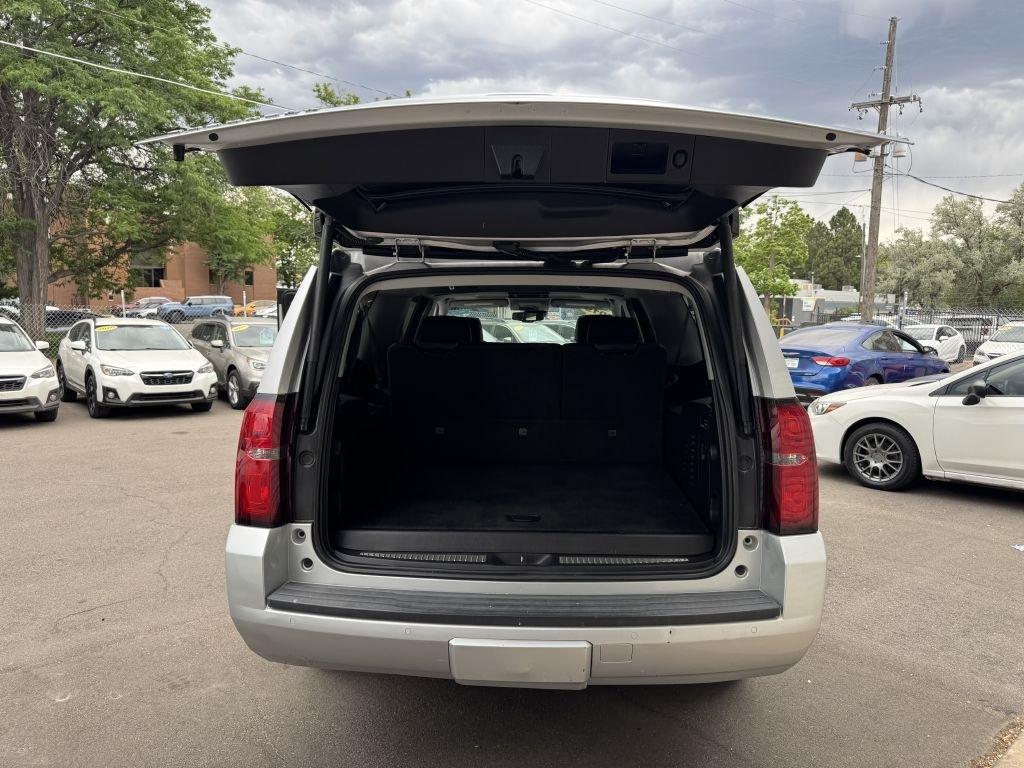 Chevrolet Suburban LT 4WD 2019