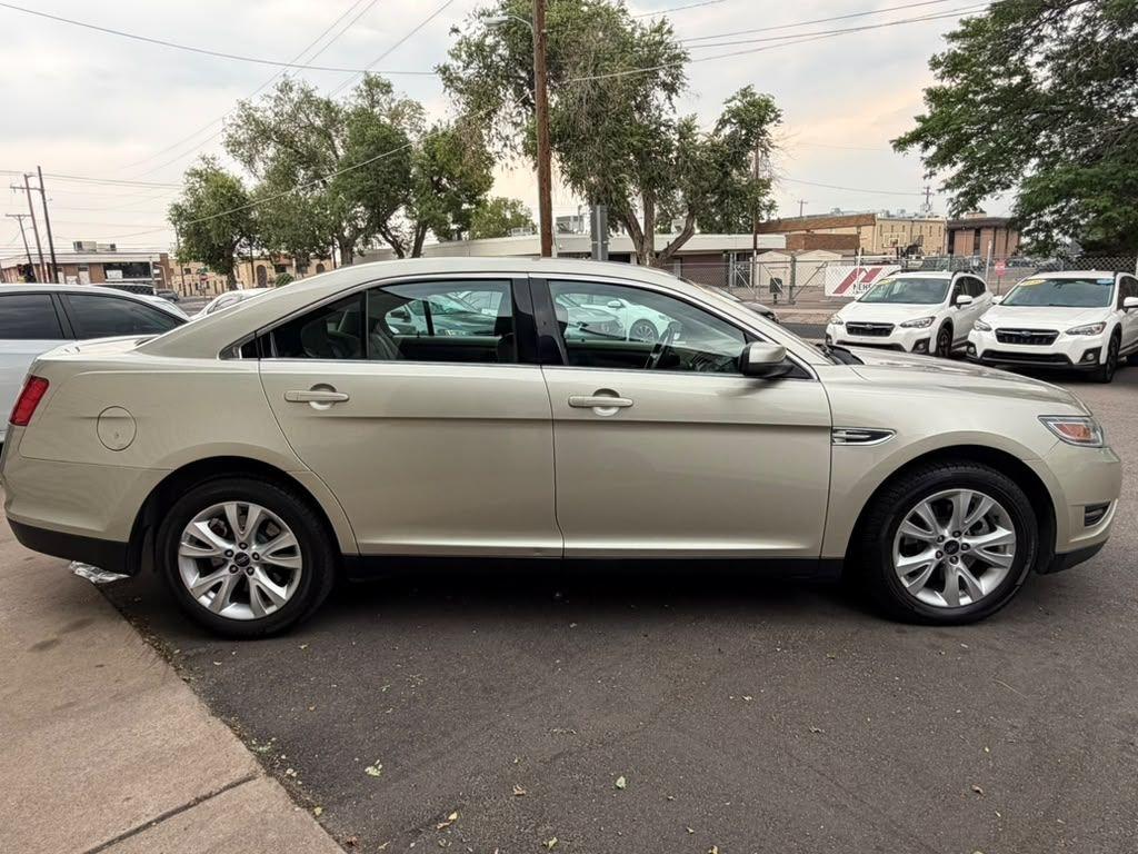 Ford Taurus SEL AWD 2010