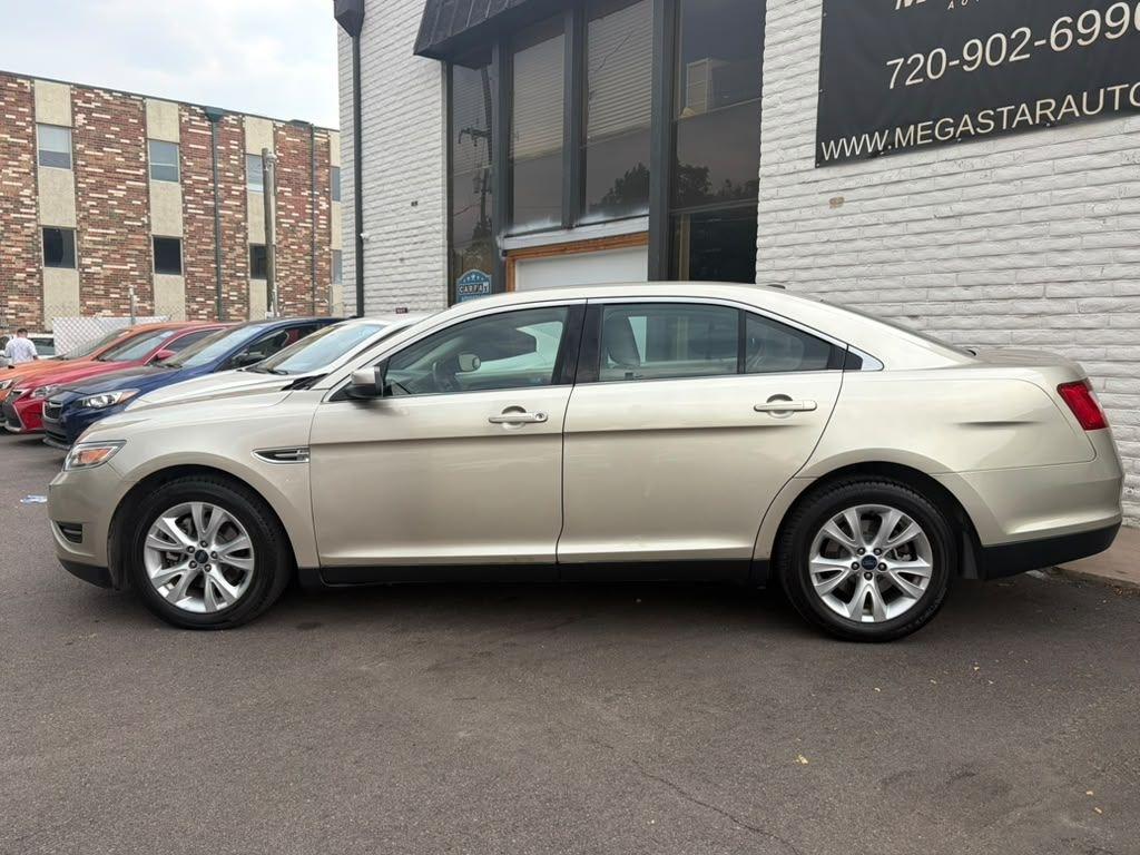 Ford Taurus SEL AWD 2010