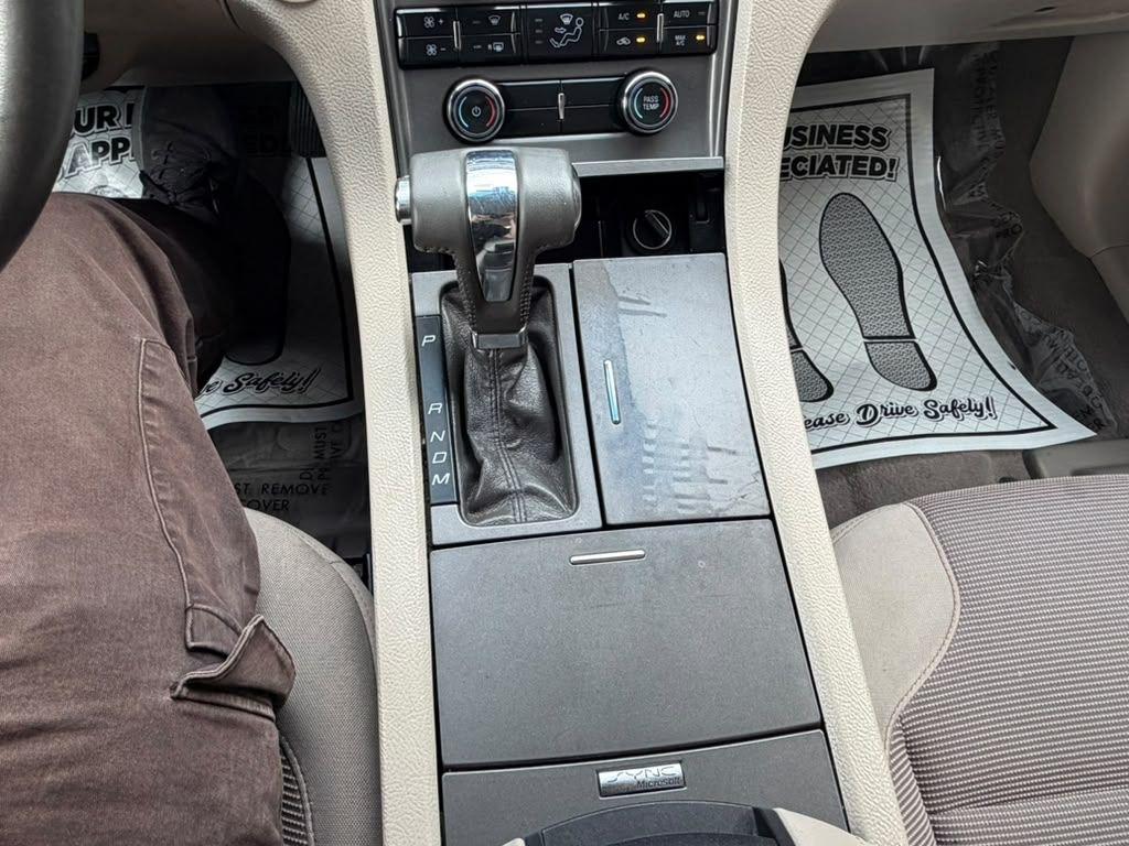 Ford Taurus SEL AWD 2010