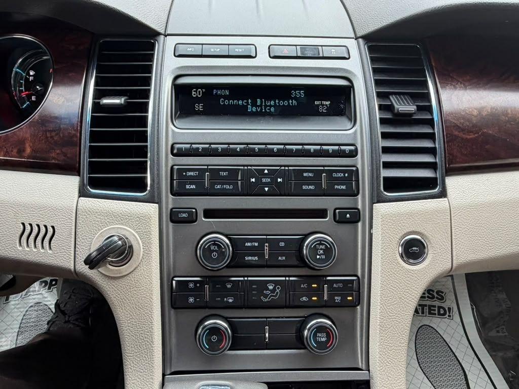 Ford Taurus SEL AWD 2010