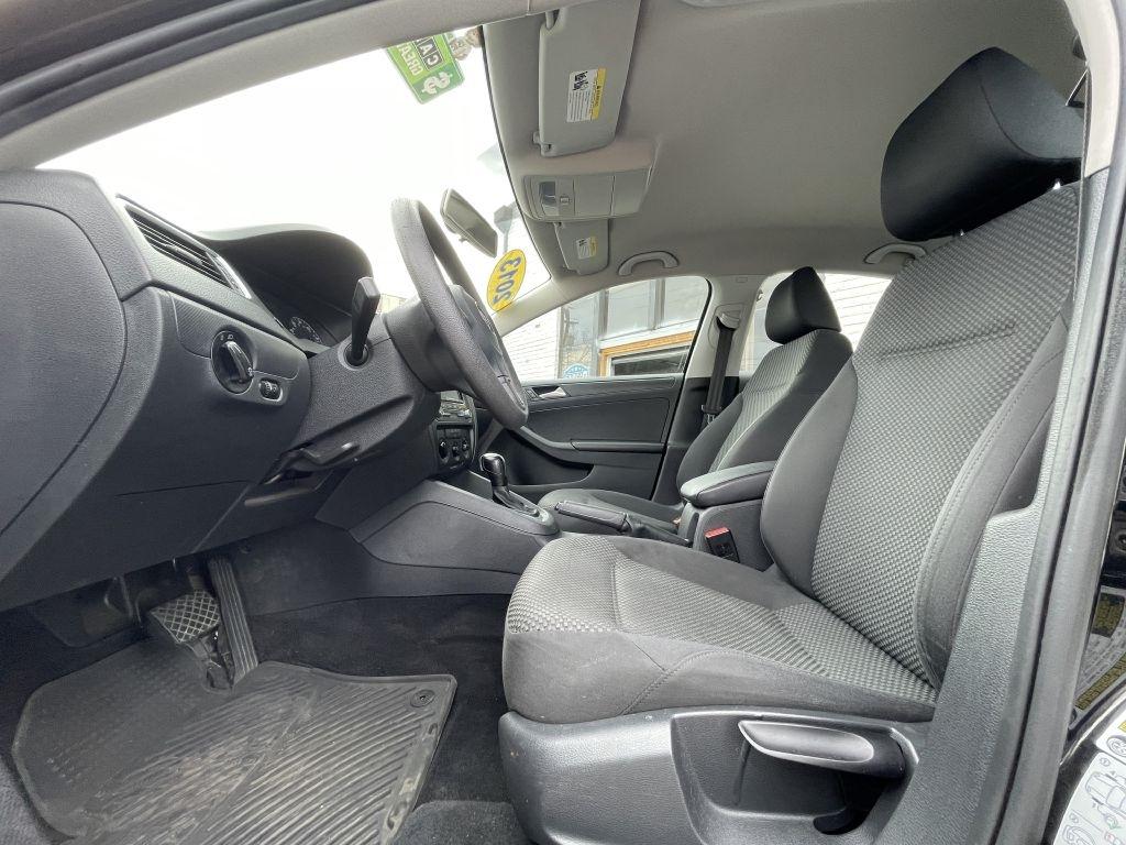 Volkswagen Jetta S 2013