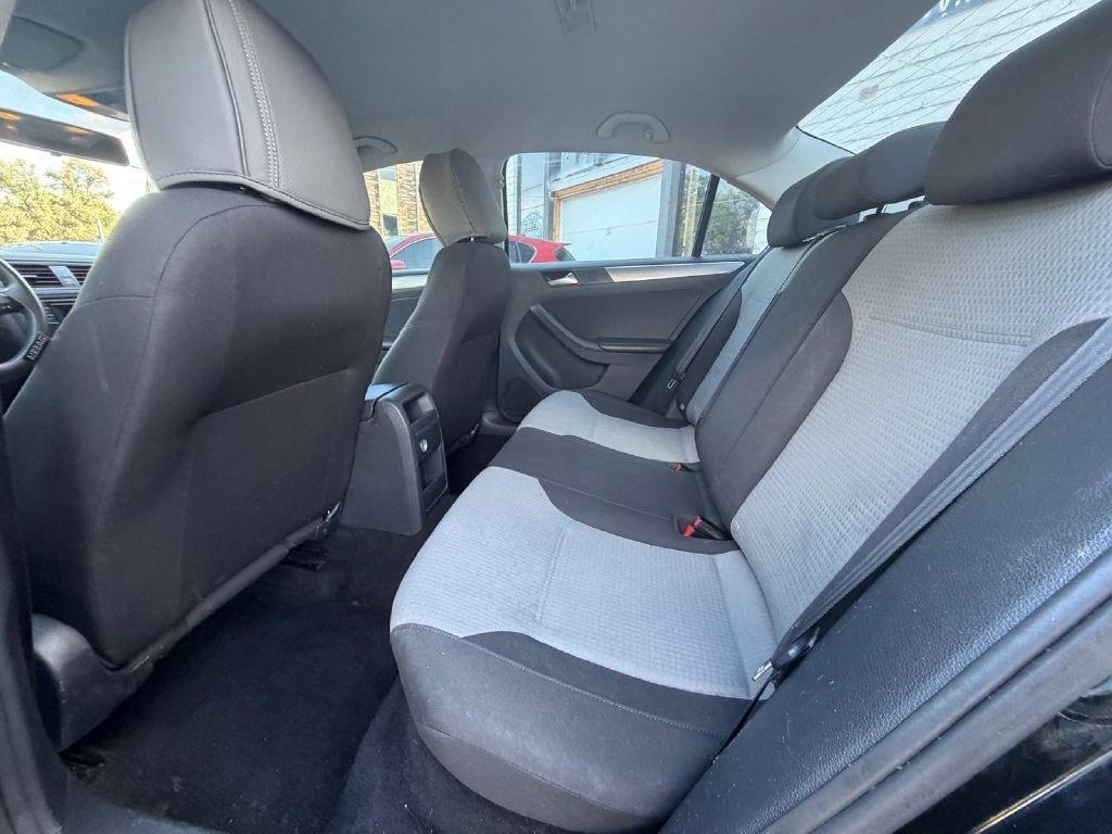Volkswagen Jetta 1.4T S 6A 2017