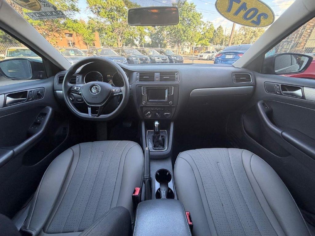 Volkswagen Jetta 1.4T S 6A 2017