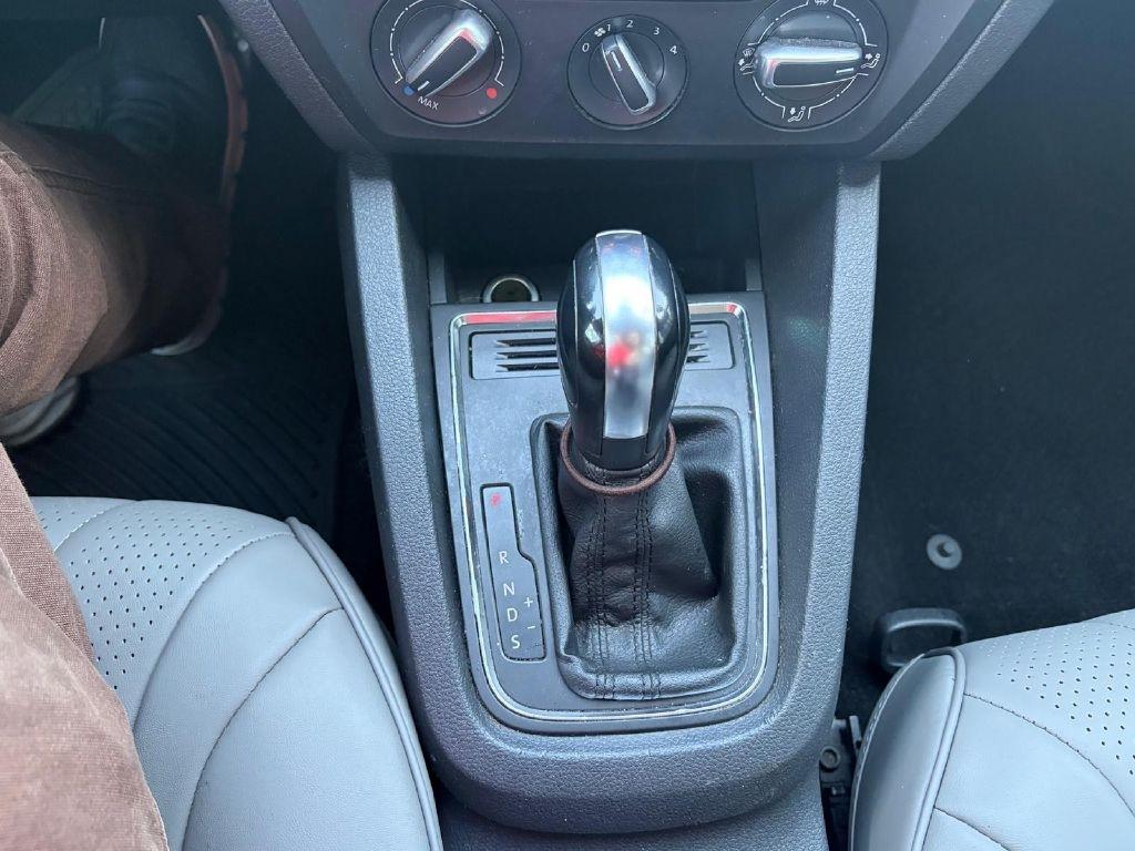 Volkswagen Jetta 1.4T S 6A 2017