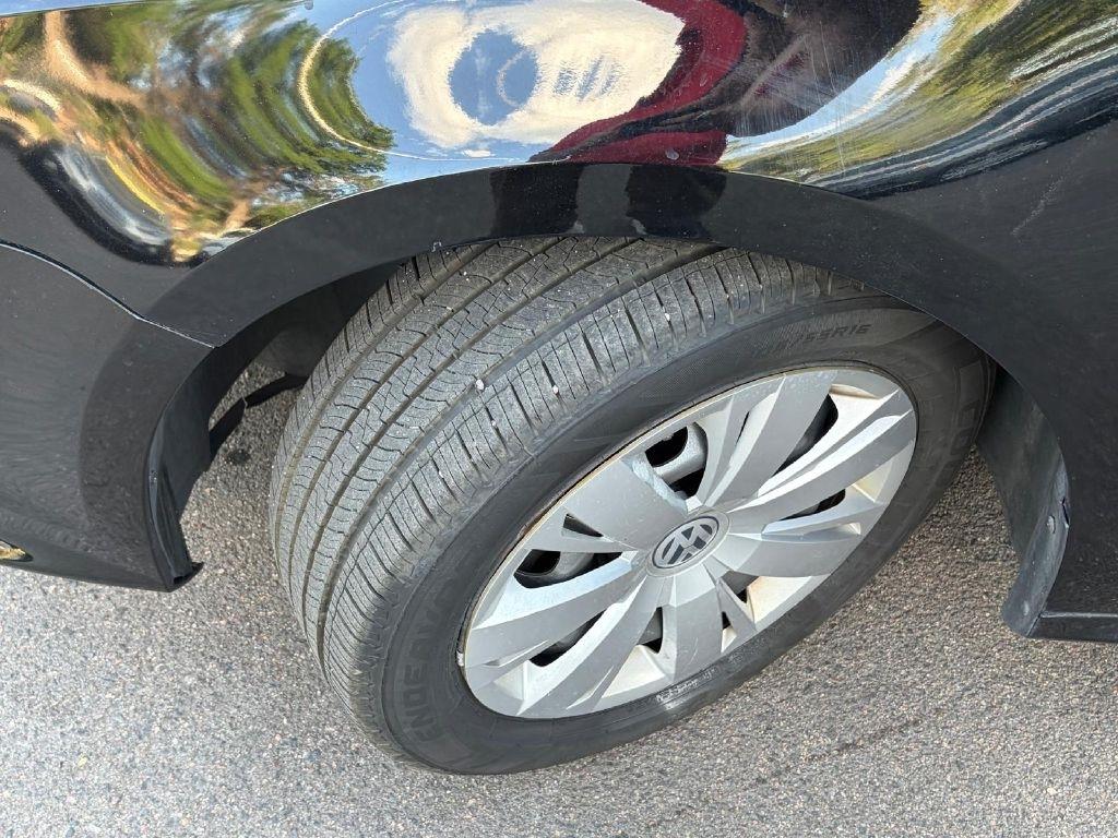 Volkswagen Jetta 1.4T S 6A 2017