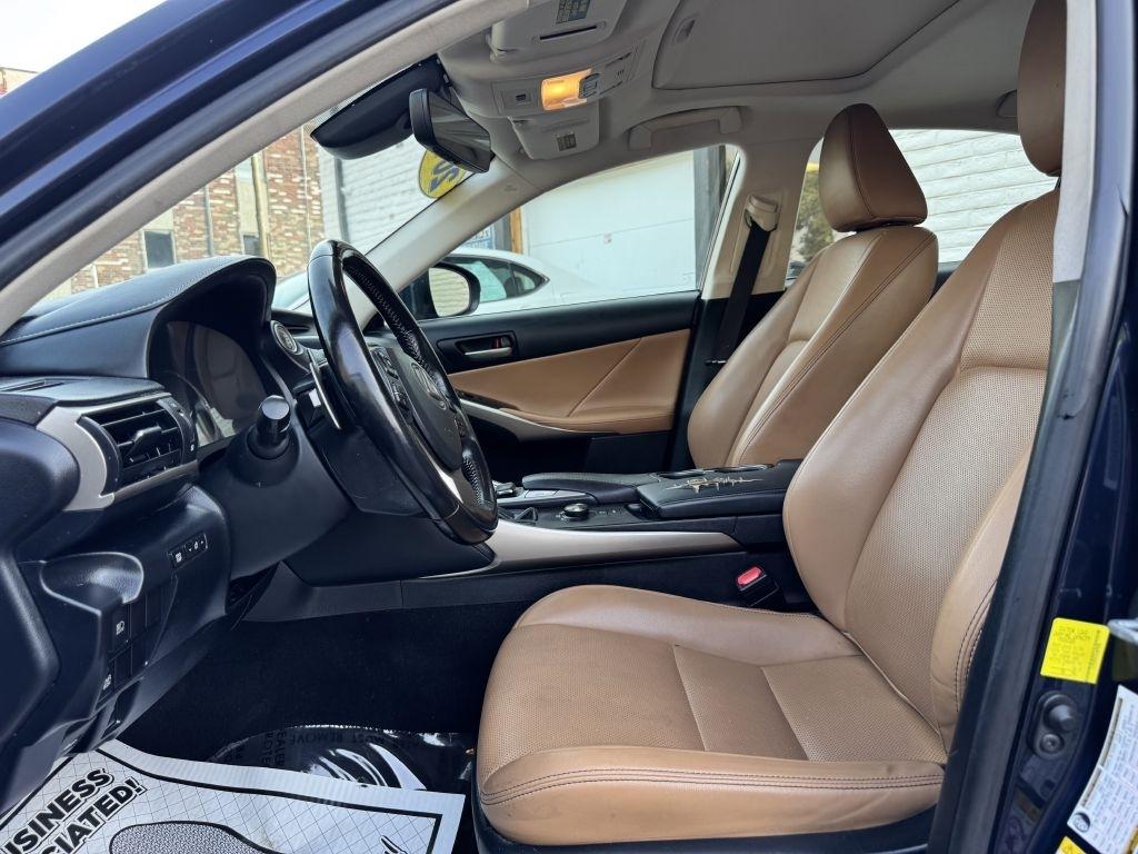 Lexus IS 300 AWD 2017