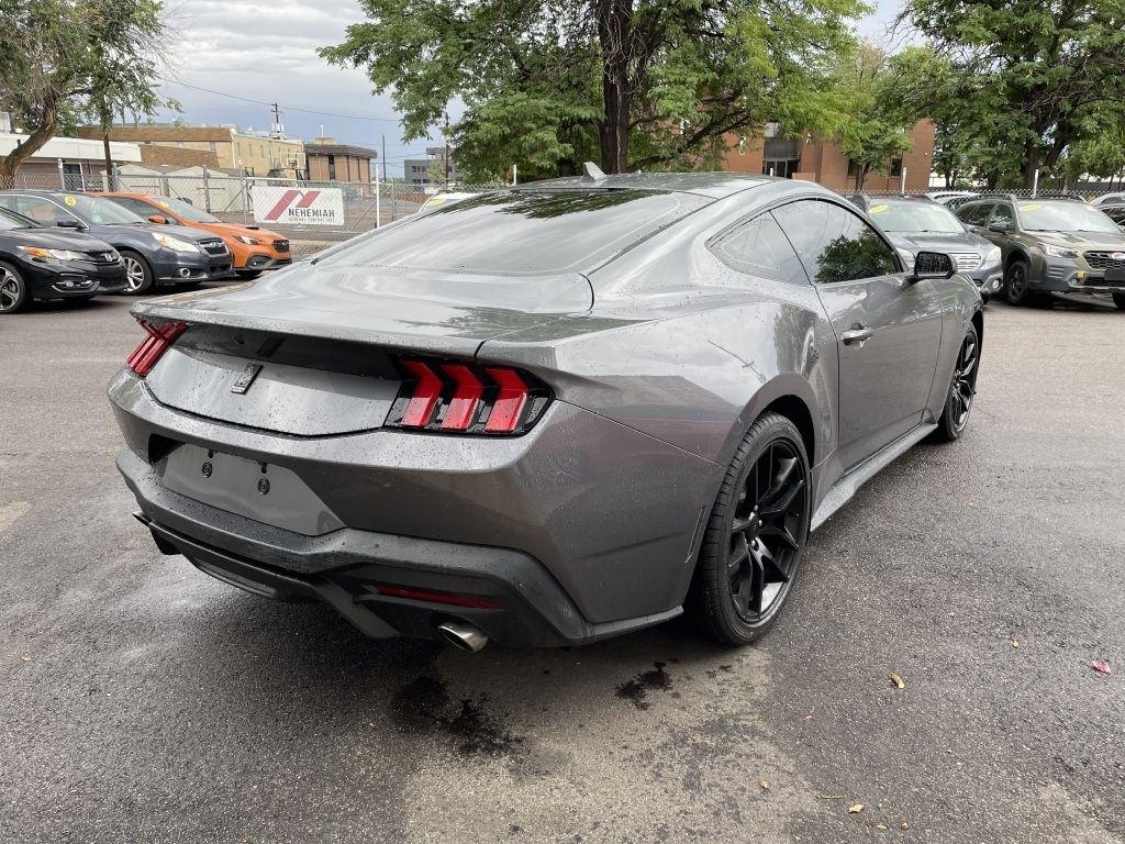 Ford Mustang EcoBoost Coupe 2024