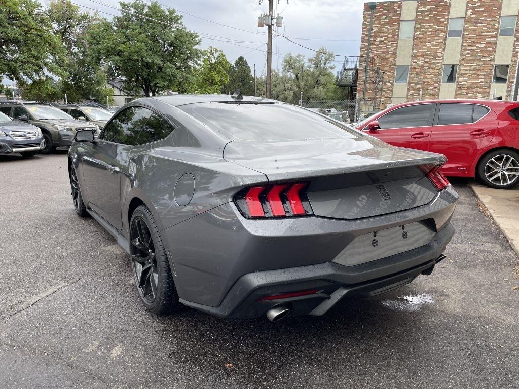 Ford Mustang EcoBoost Coupe 2024