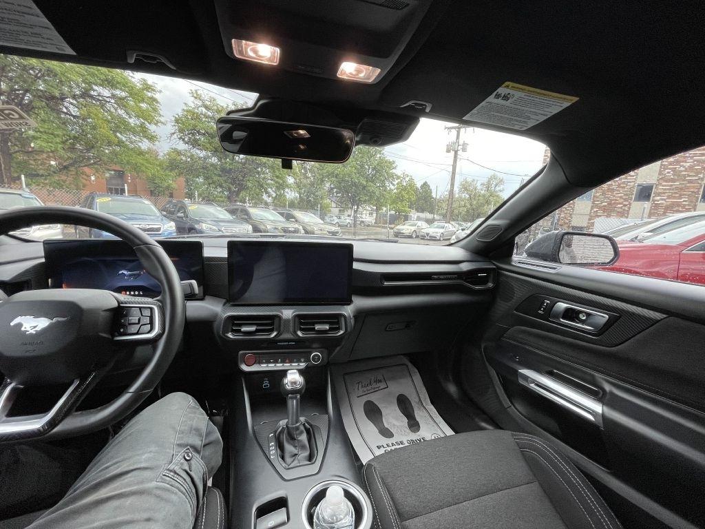 Ford Mustang EcoBoost Coupe 2024