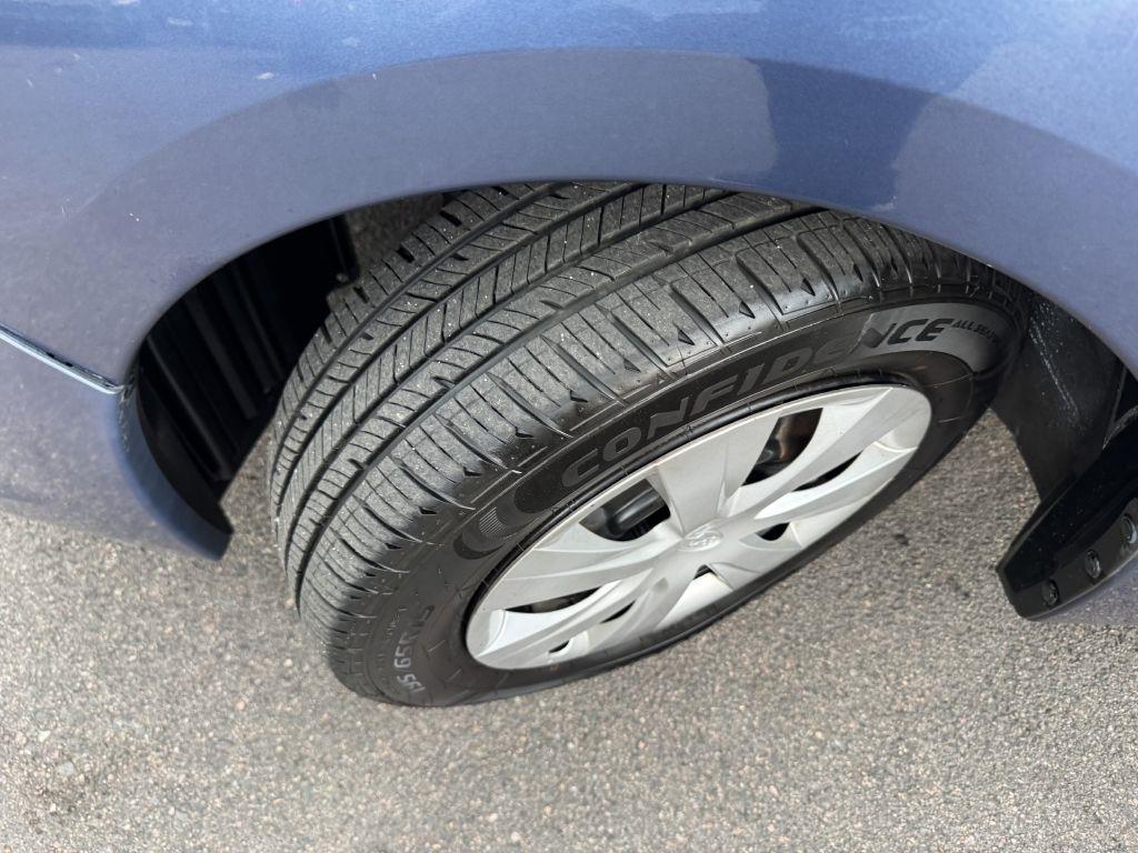 Subaru Impreza Base 5-Door 2012