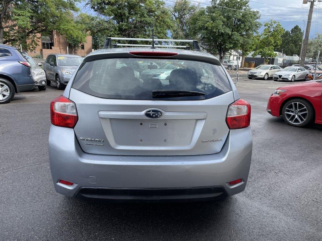 Subaru Impreza Base 5-Door 2012