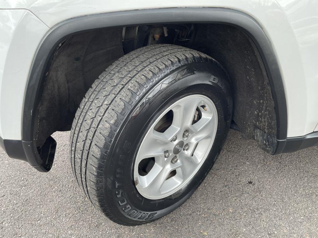 Jeep Grand Cherokee Laredo 4WD 2015
