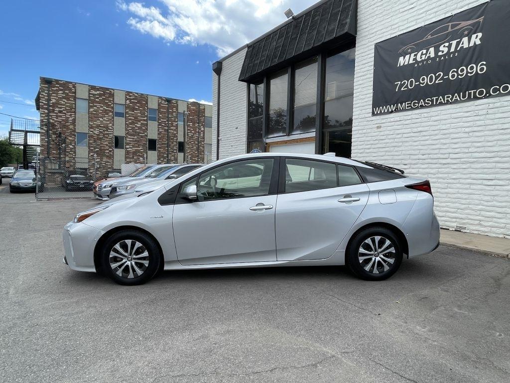 Toyota Prius LE AWD-e 2021