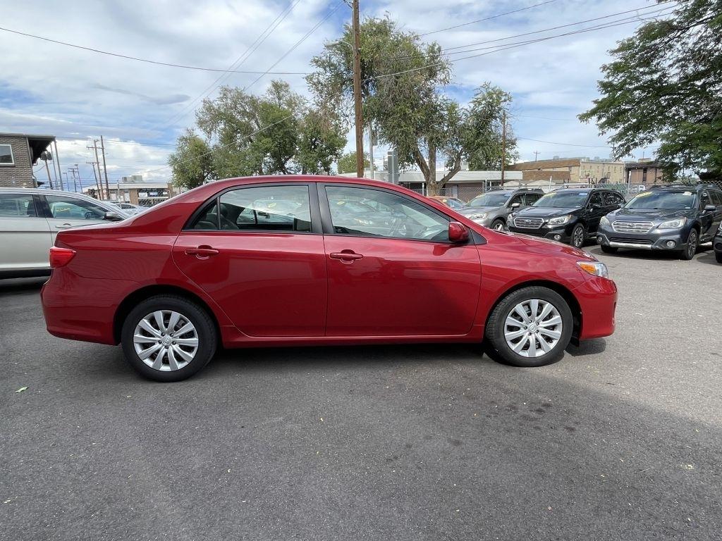 Toyota Corolla L 5-Speed MT 2012