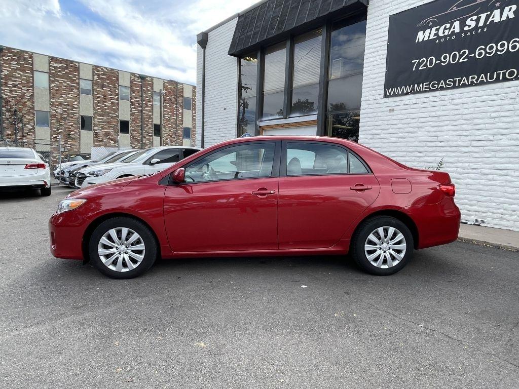 Toyota Corolla L 5-Speed MT 2012