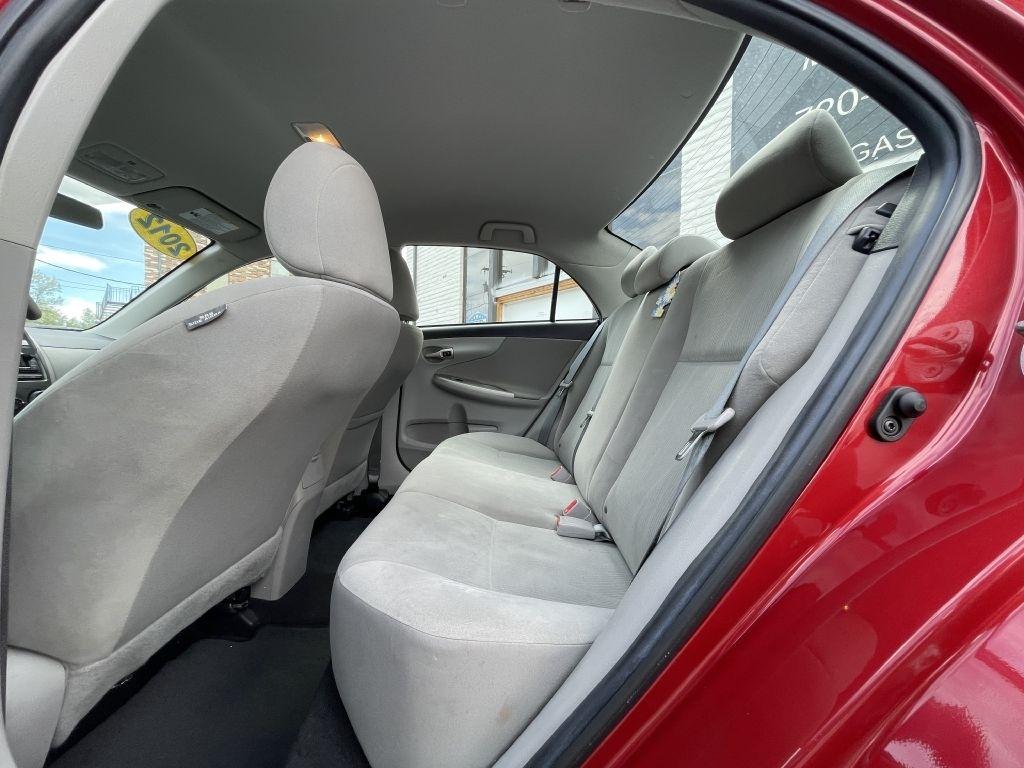 Toyota Corolla L 5-Speed MT 2012