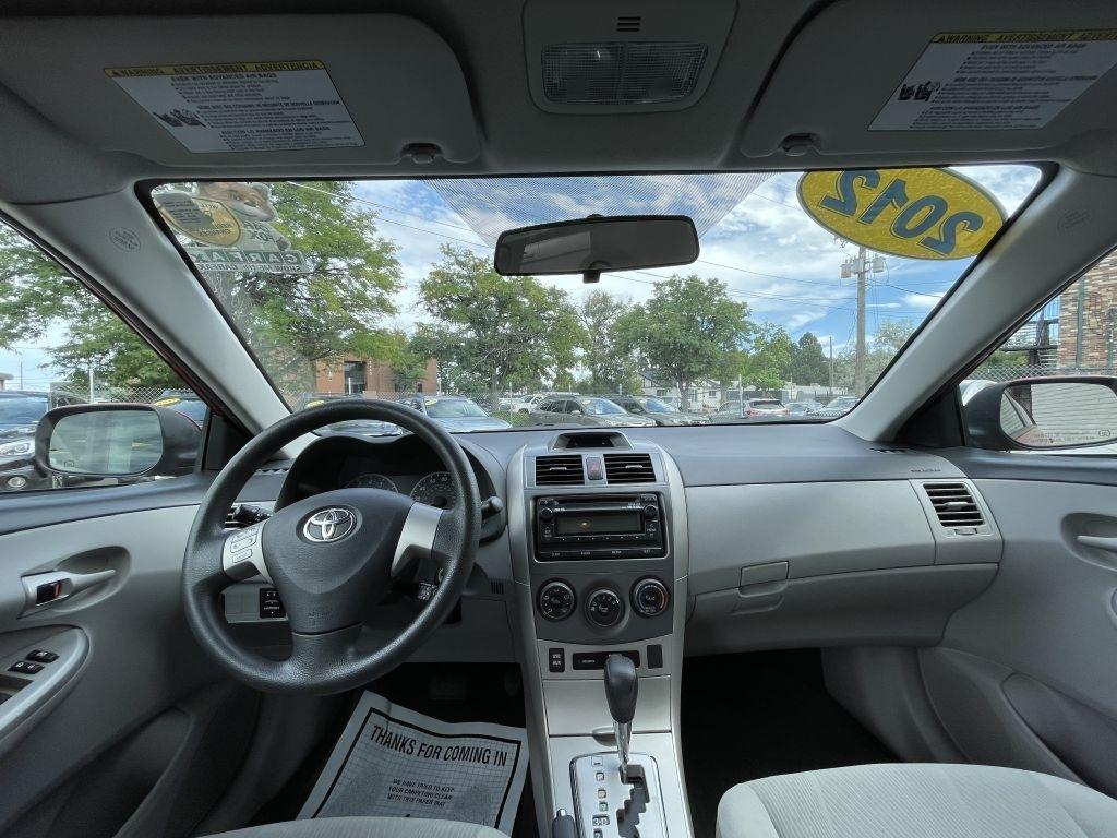 Toyota Corolla L 5-Speed MT 2012