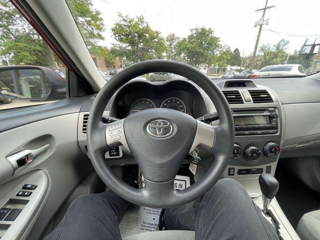 Toyota Corolla L 5-Speed MT 2012