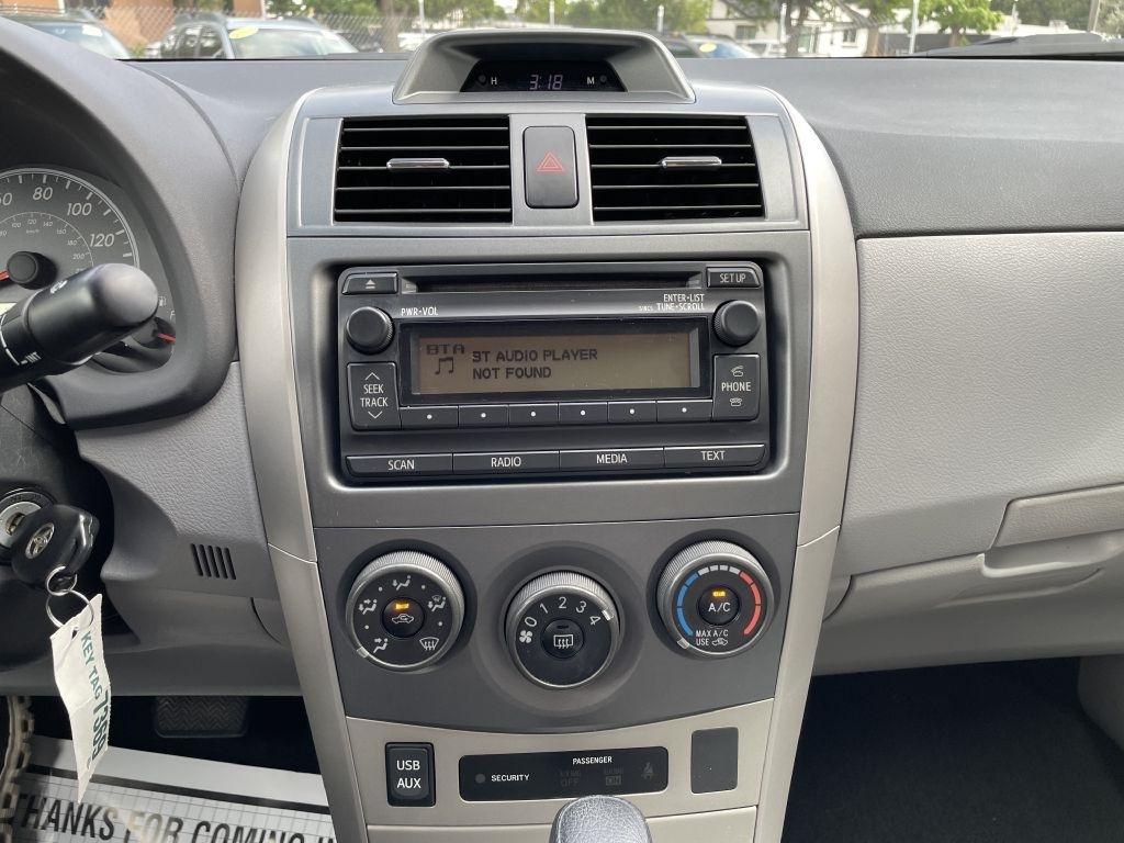Toyota Corolla L 5-Speed MT 2012