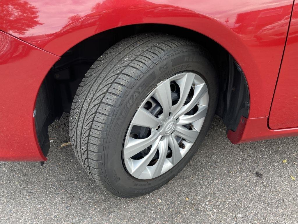 Toyota Corolla L 5-Speed MT 2012