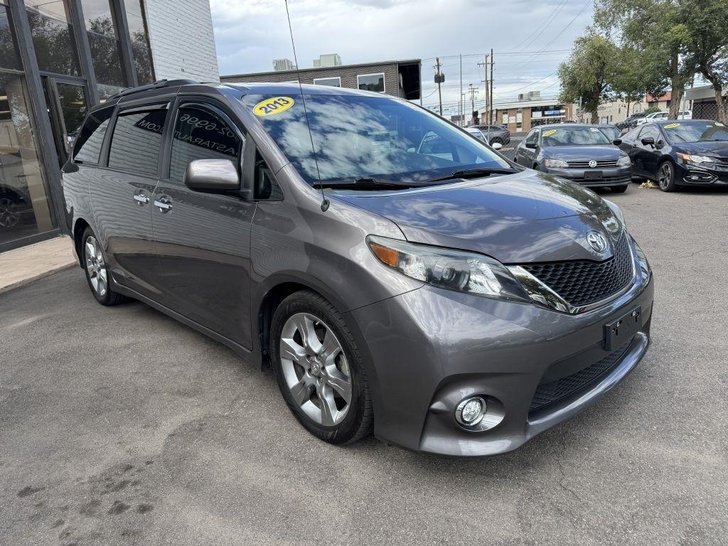 Toyota Sienna FWD 7-Passenger V6 2013