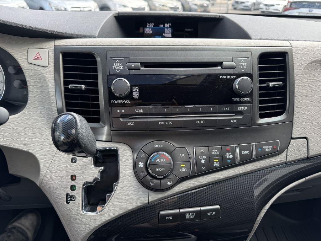 Toyota Sienna FWD 7-Passenger V6 2013