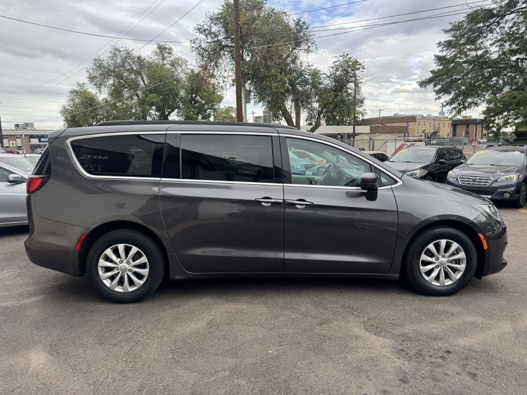 Chrysler Pacifica Touring-L 2017