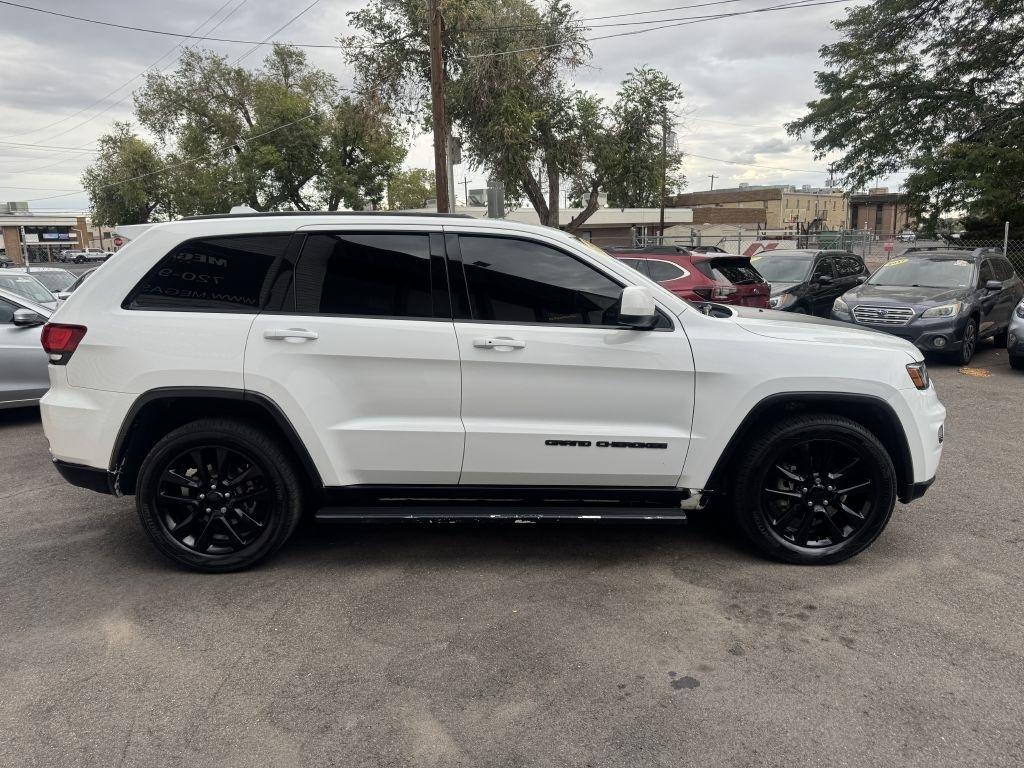 Jeep Grand Cherokee Laredo 4WD 2019