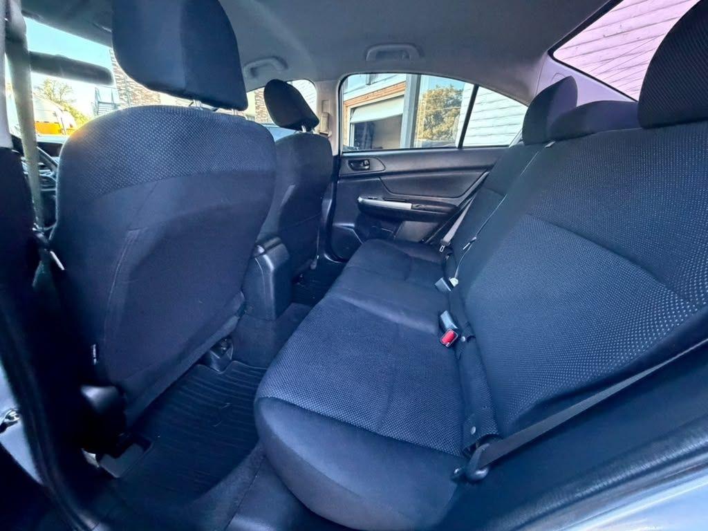 Subaru Impreza 2.0i PZEV CVT 4-Door 2016