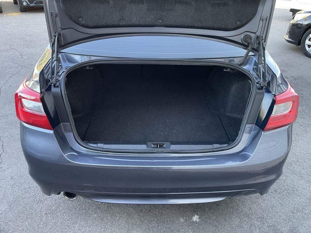 Subaru Legacy 2.5i Limited 2016