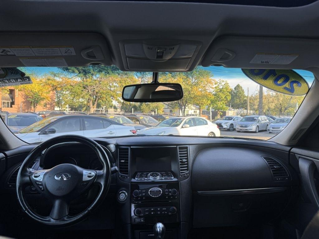 Infiniti QX70 Base AWD 2016