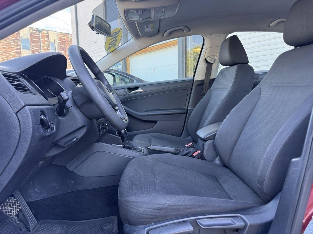 Volkswagen Jetta 1.4T S 6A 2016