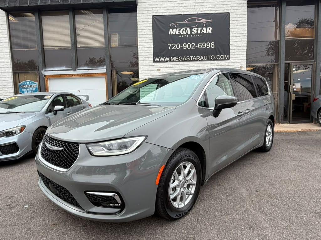 Chrysler Pacifica Touring L 2023