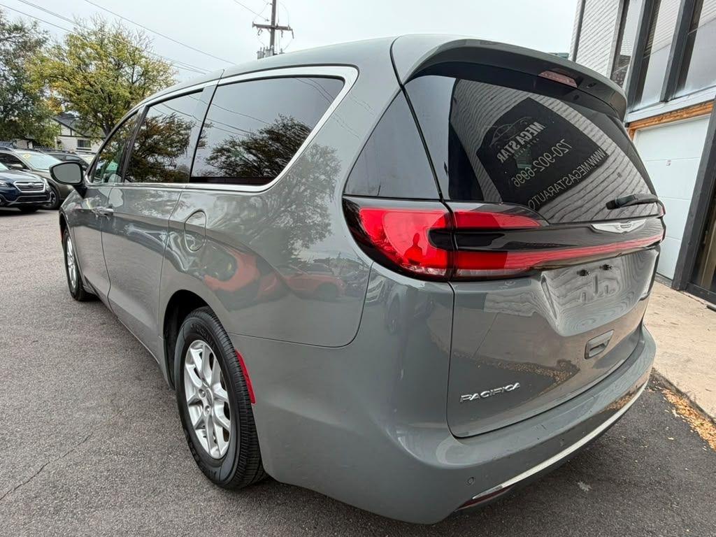 Chrysler Pacifica Touring L 2023