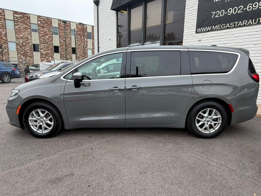 Chrysler Pacifica Touring L 2023