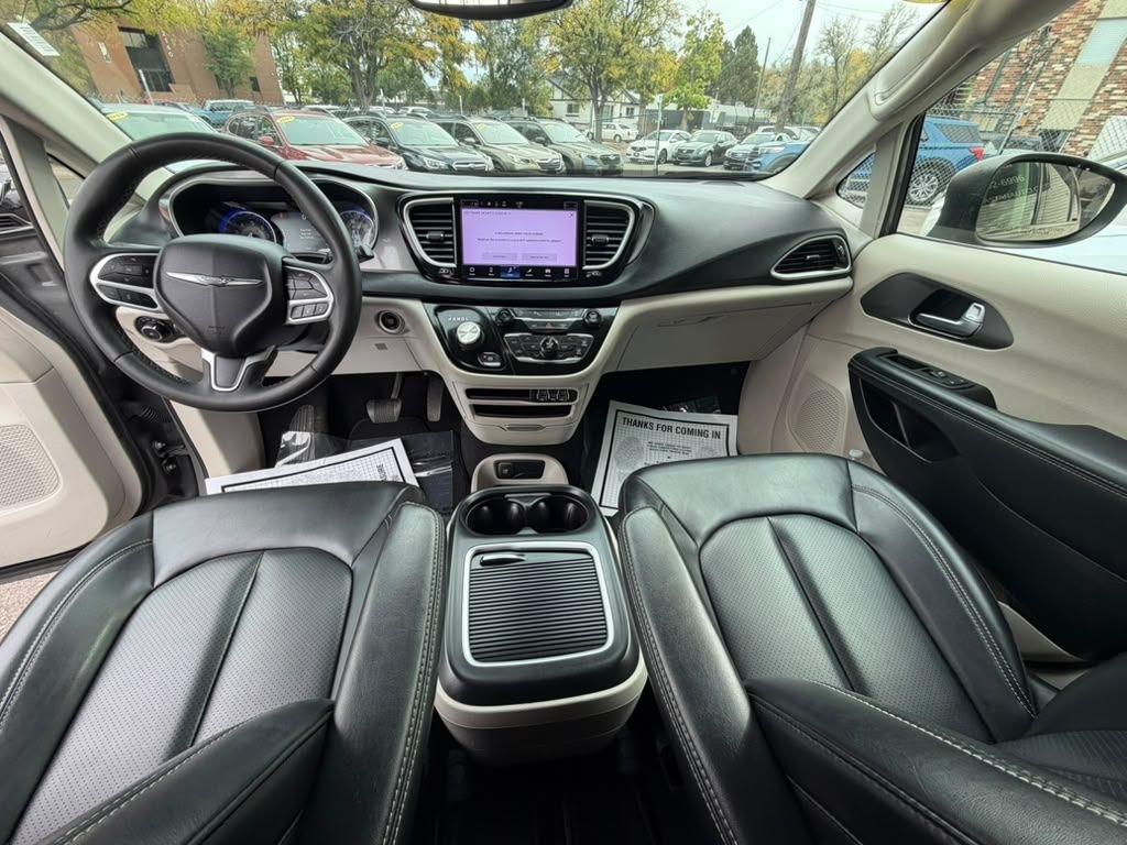 Chrysler Pacifica Touring L 2023