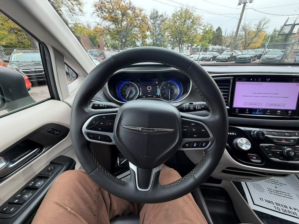 Chrysler Pacifica Touring L 2023