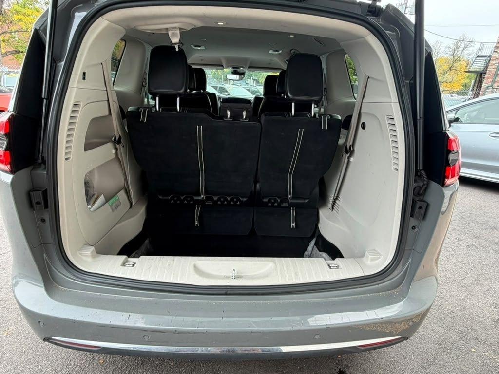 Chrysler Pacifica Touring L 2023