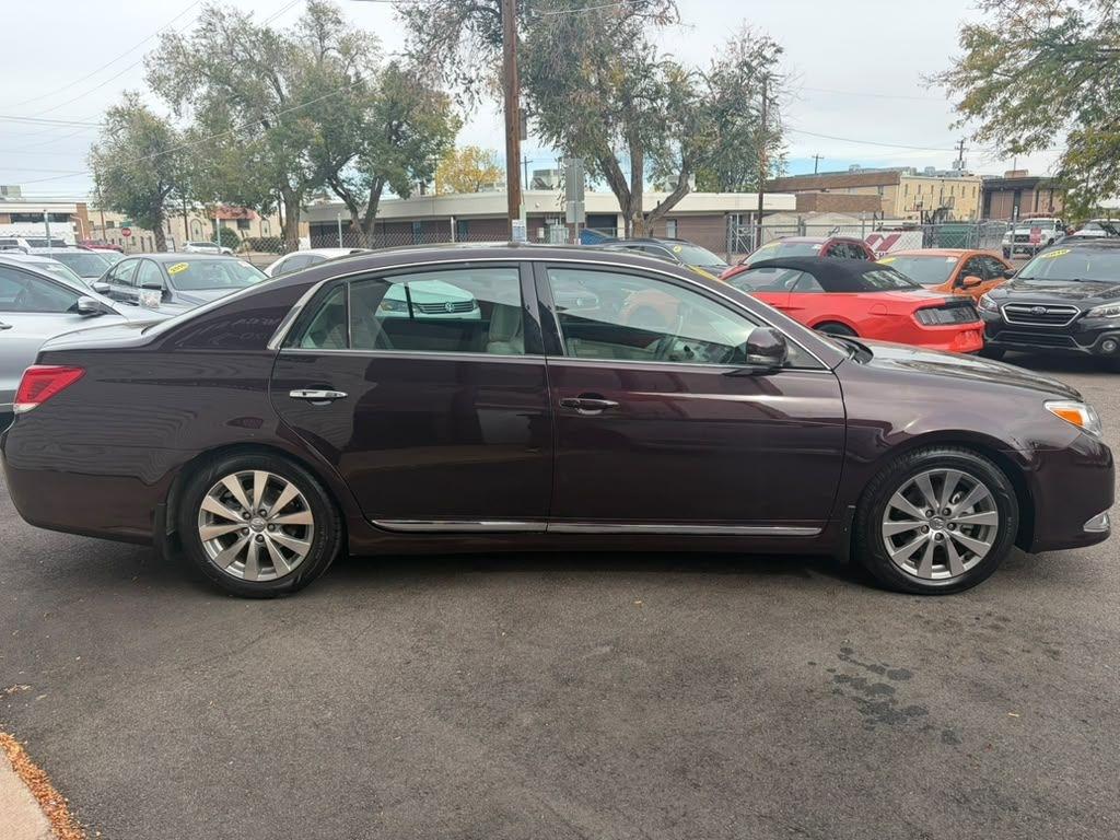 Toyota Avalon Base 2011