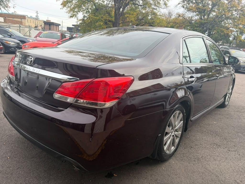 Toyota Avalon Base 2011