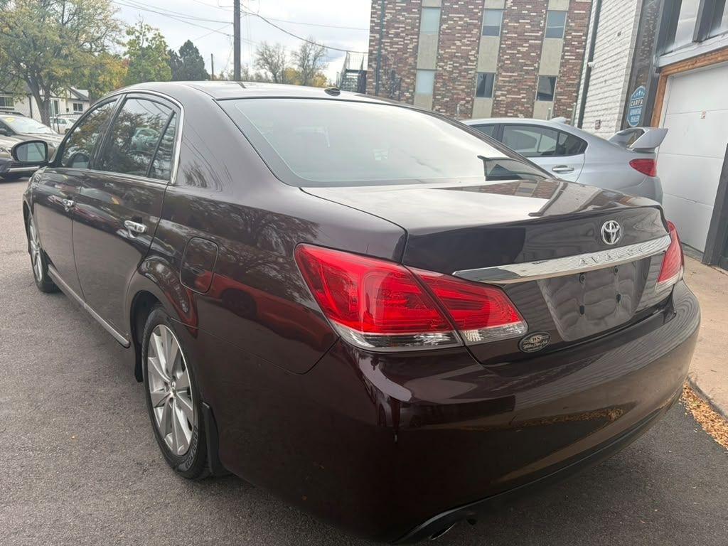 Toyota Avalon Base 2011